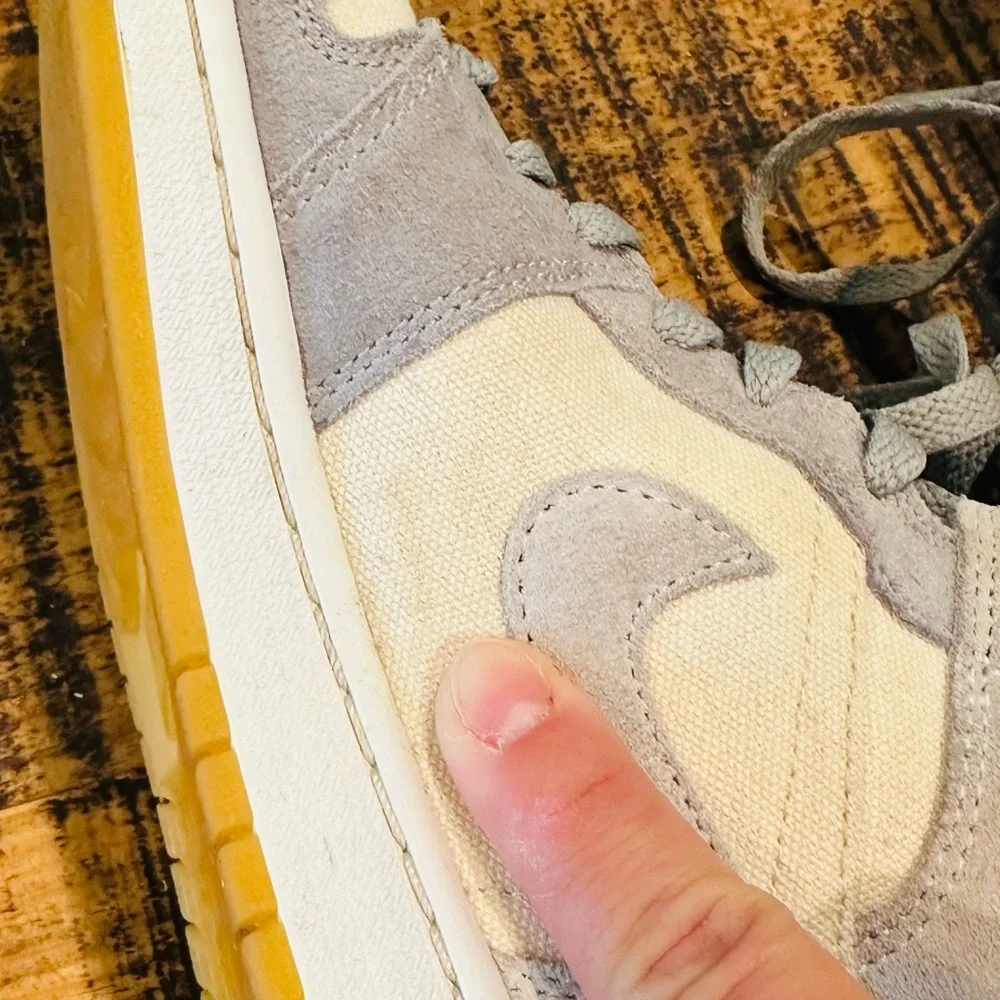 AIR JORDAN 1 MID SE COCONUT MILK GUM MENS BASKETBALL SHOES - Picture 8 of 13